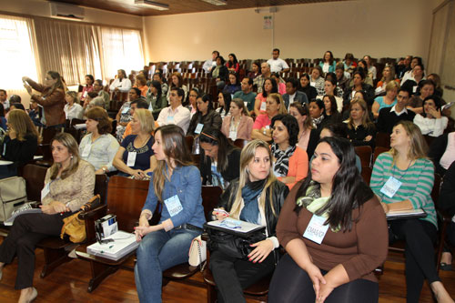 /uploads/images/materias/2013/agosto/13-08-2013_representantes_entidades_sociais_autoridades_ix_conferencia_municipal_assistencia_social.jpg