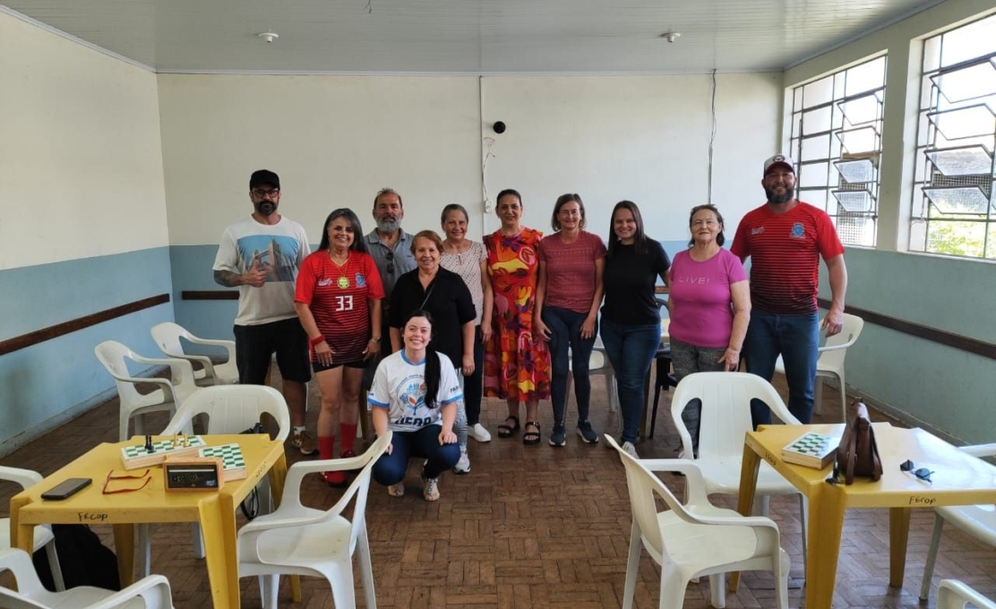 Fundação de Esportes de Cornélio Procópio oferece jogos de mesa para a terceira idade